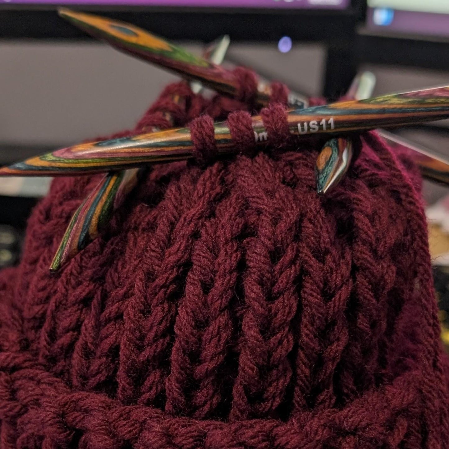 Chunky knit beanie - dark red